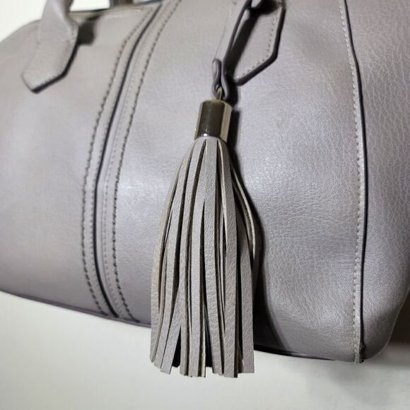 Maurices Grey Fringe Tassle Keychain Faux Leather Shoulder Bag Satchel - Picture 5 of 10